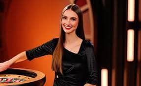 Studio kasino langsung pokerstars dengan dealer profesional